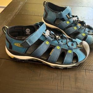 KEEN sandals!  Men’s size 5